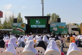 حضور تماشاخانه سیار کانون پرورش فکری در سراب و مهربان